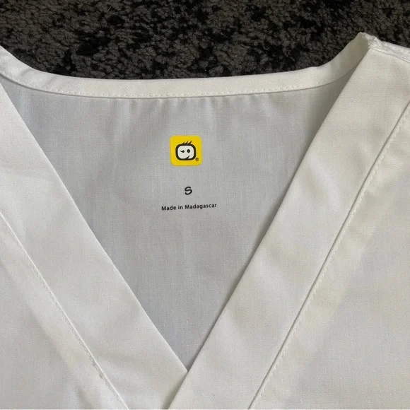 NWOT WonderWink Women Small/SP White Scrub Set - Picture 3 of 12